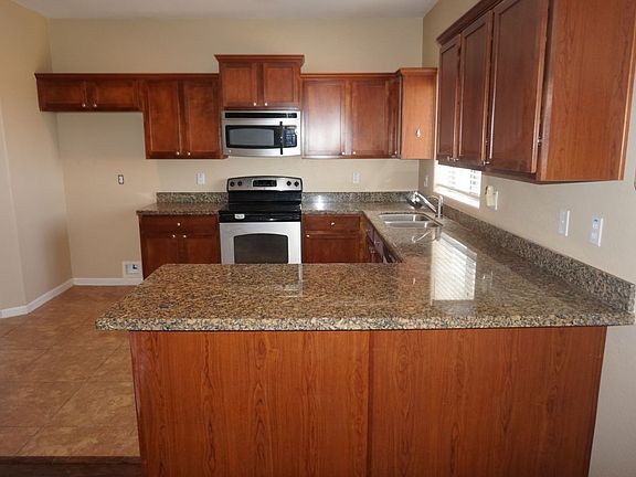5th image of 708 W Puma Dr