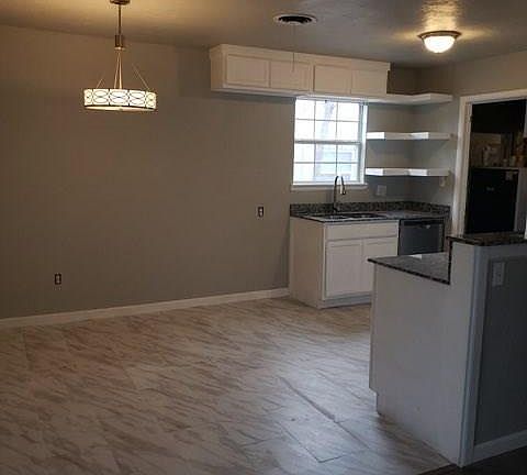 4th image of 1036 Sycamore Dr