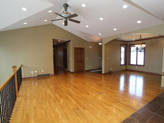 5th image of 1028 Emerald Pines Dr