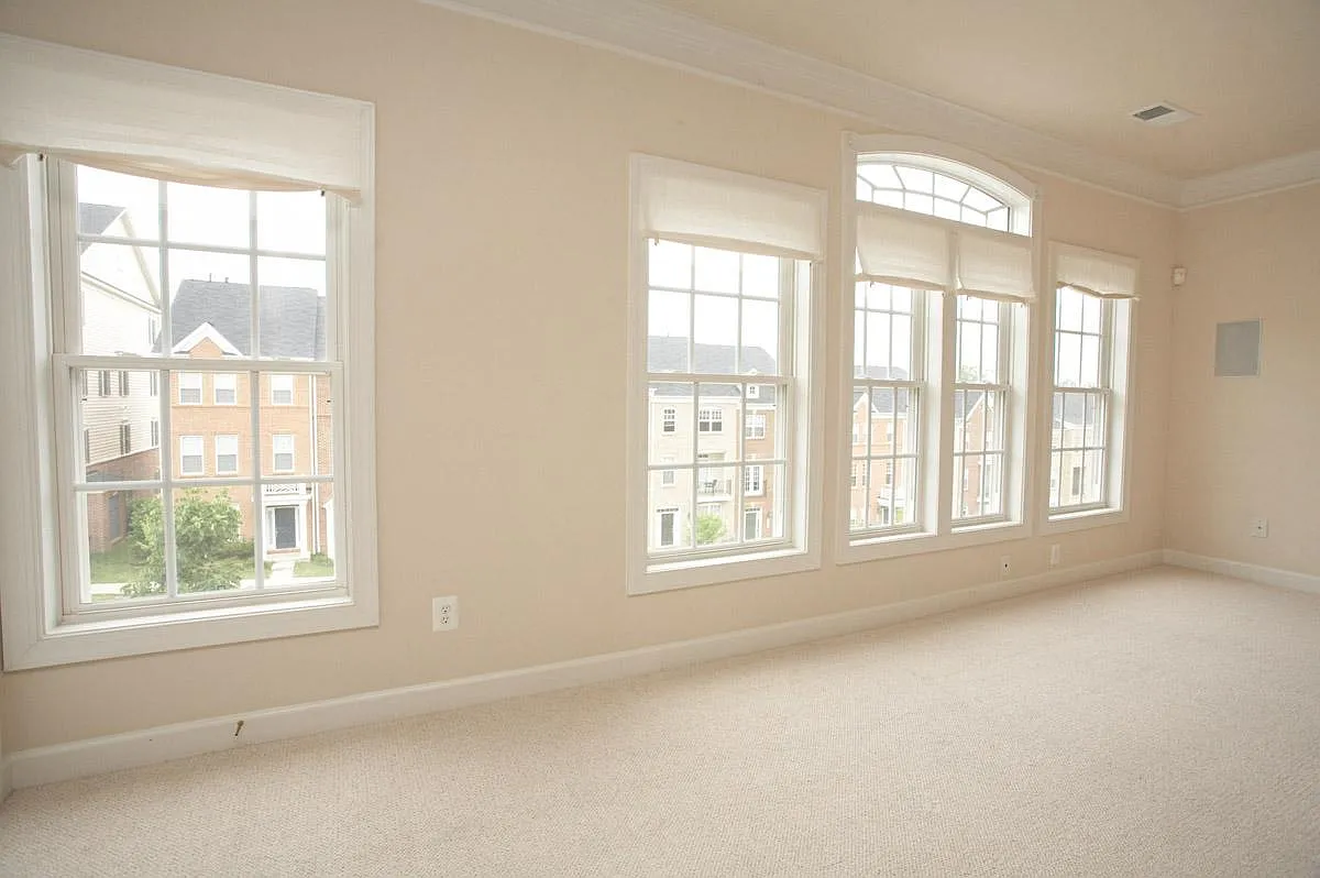 3 bed, 2.5 bath, 2894 sqft, $2,950 — Photo 4
