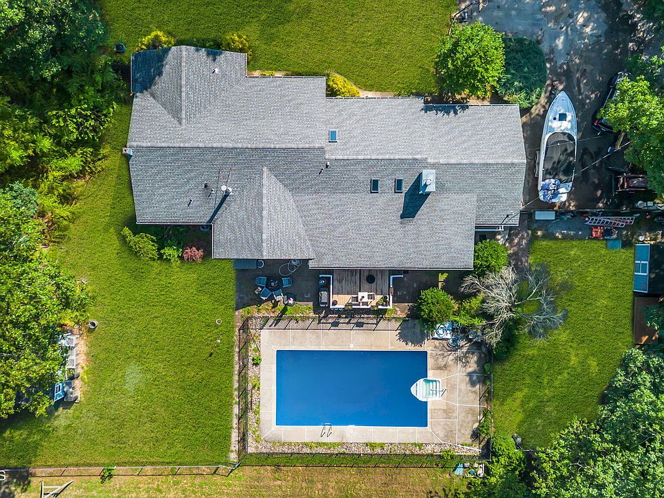 1st image of 2318 Whitesville Road