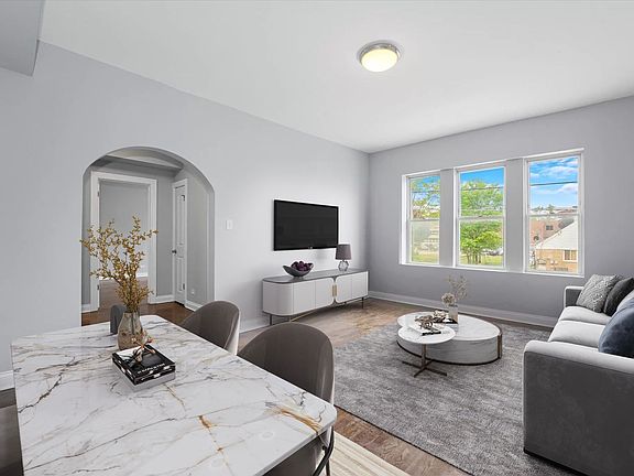 5th image of 804 S 15th Ave APT 2M