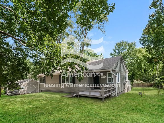 843109_002_front_view_2.jpg