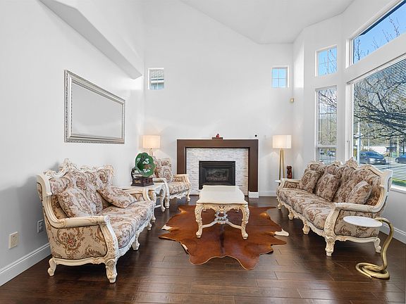 4th image of 1288 Riverside Dr