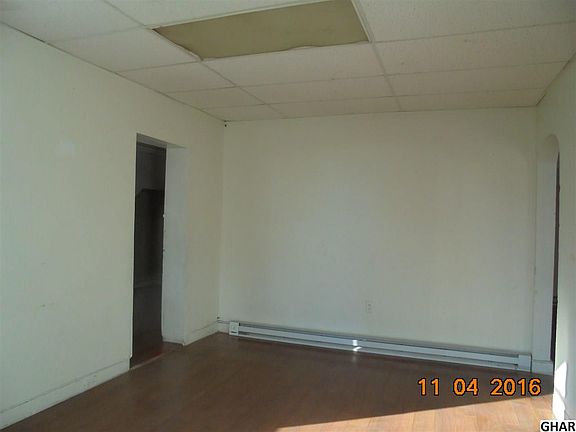 2nd image of 923 E Lehman St