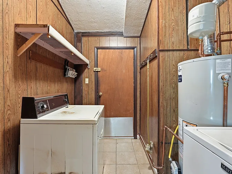520 Windsor Rd — Photo 14