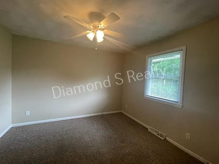 2749 W Buena Vista St — Photo 17