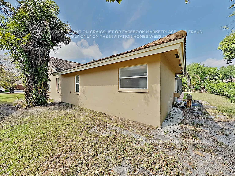 10347 NW 50th Ct — Photo 14