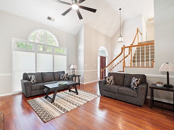5th image of 14923 Chilgrove Ln