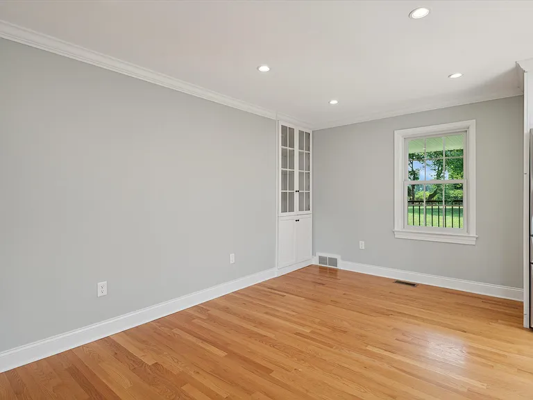 432 Webb Rd — Photo 6