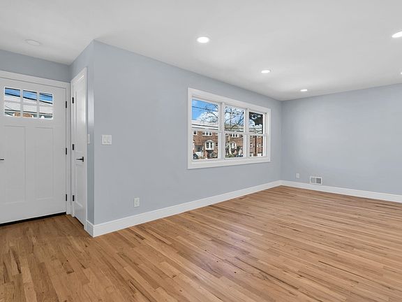 2nd image of 29 Delmar Rd