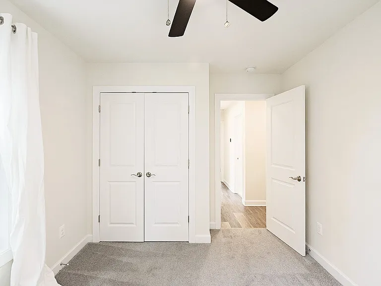 126 Longwood Dr #C — Photo 7