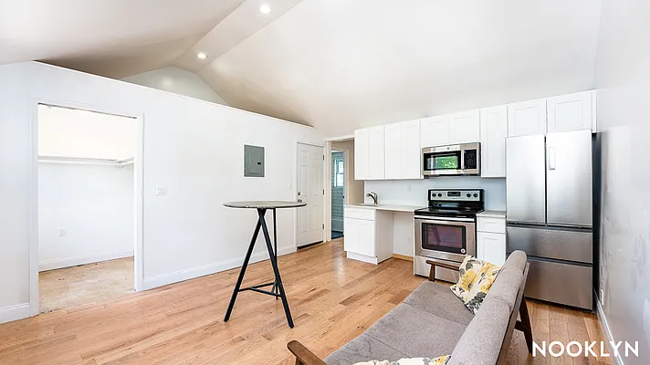 Rented by Nooklyn NYC LLC | media 4