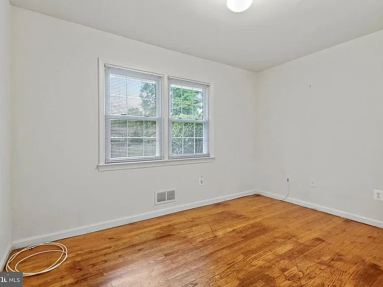 14908 Claude Ln — Photo 11