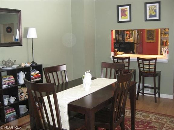 Convenient Breakfast Bar also Great for Entertaining!