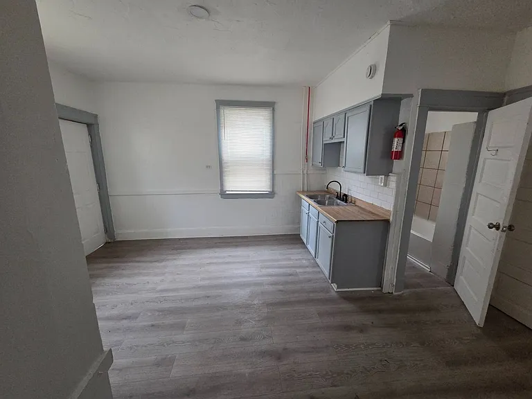 15322 Yorick Ave — Photo 12