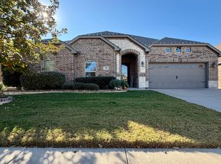 350 S Hill Dr, Waxahachie, TX 75165
