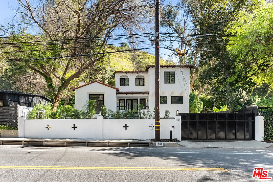 Building Photo - 1800 Benedict Canyon Dr
