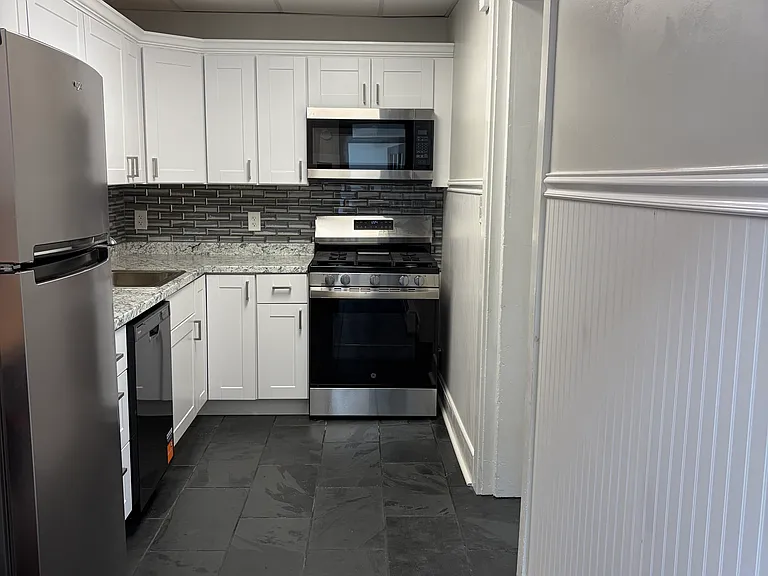 50 N Railroad St #1 — Photo 2