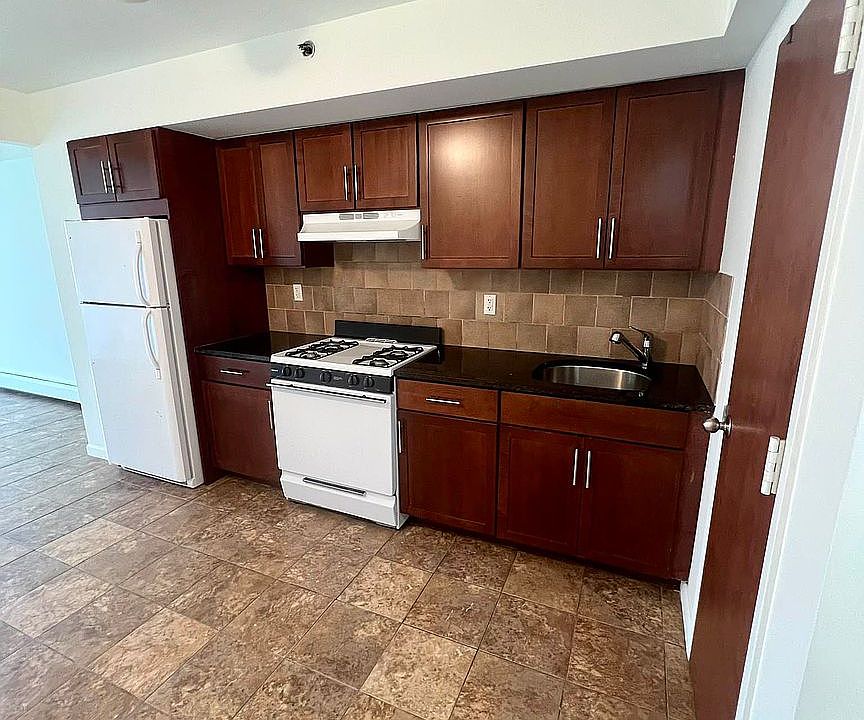 1st image of 36-16 Astoria Blvd S #4C