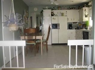 17 Heritage Dr, Green Brook, NJ 08812