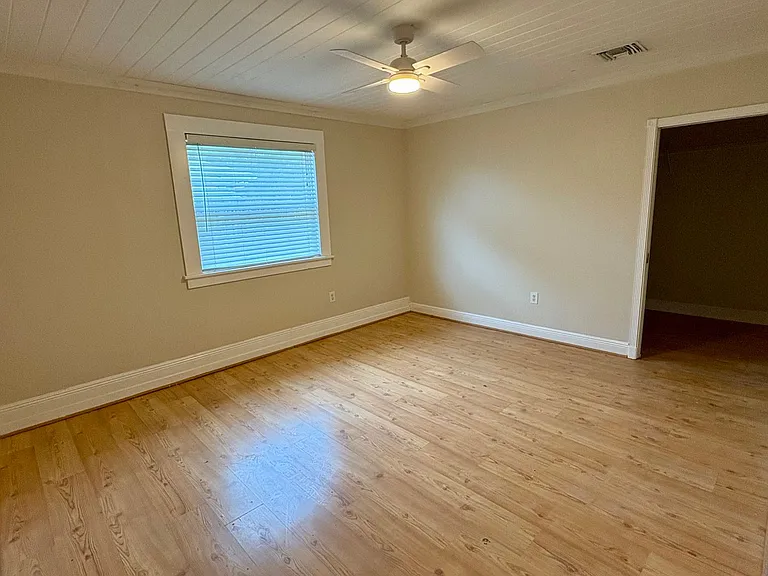 2511 NE Mildred St — Photo 8