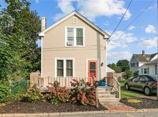 83 Gormley Ave, Portsmouth, RI 02871