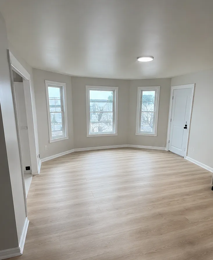 351 Montaup St — Photo 1