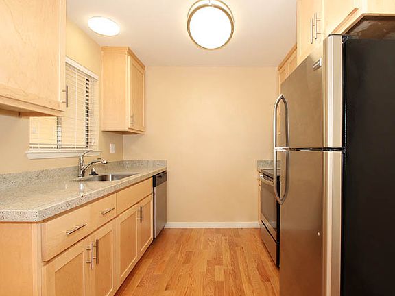 5th image of 562 Kendall Ave APT 12