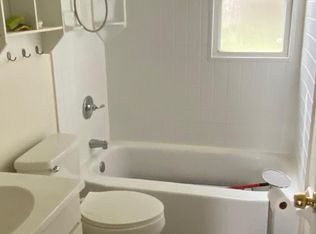 28560 Barton St, Garden City, MI 48135