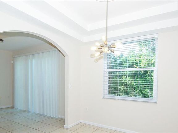4th image of 669 NW 170th Ter