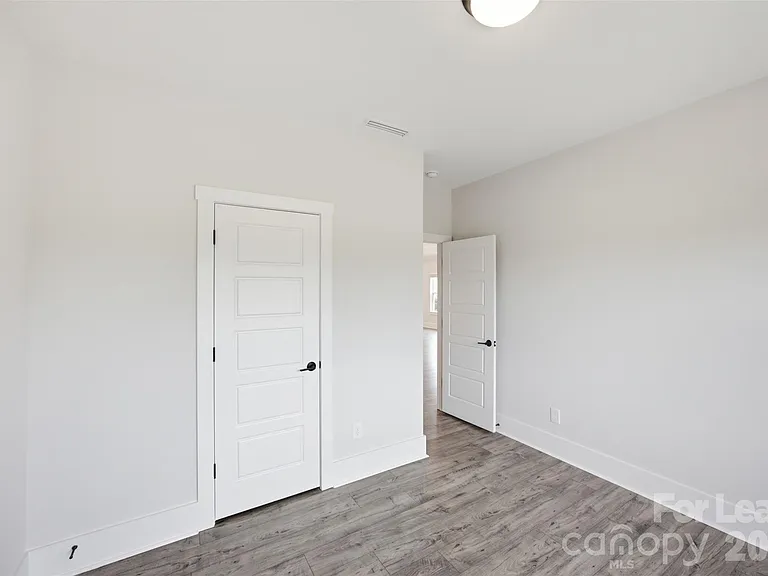 21216 Sanctuary Dr — Photo 14