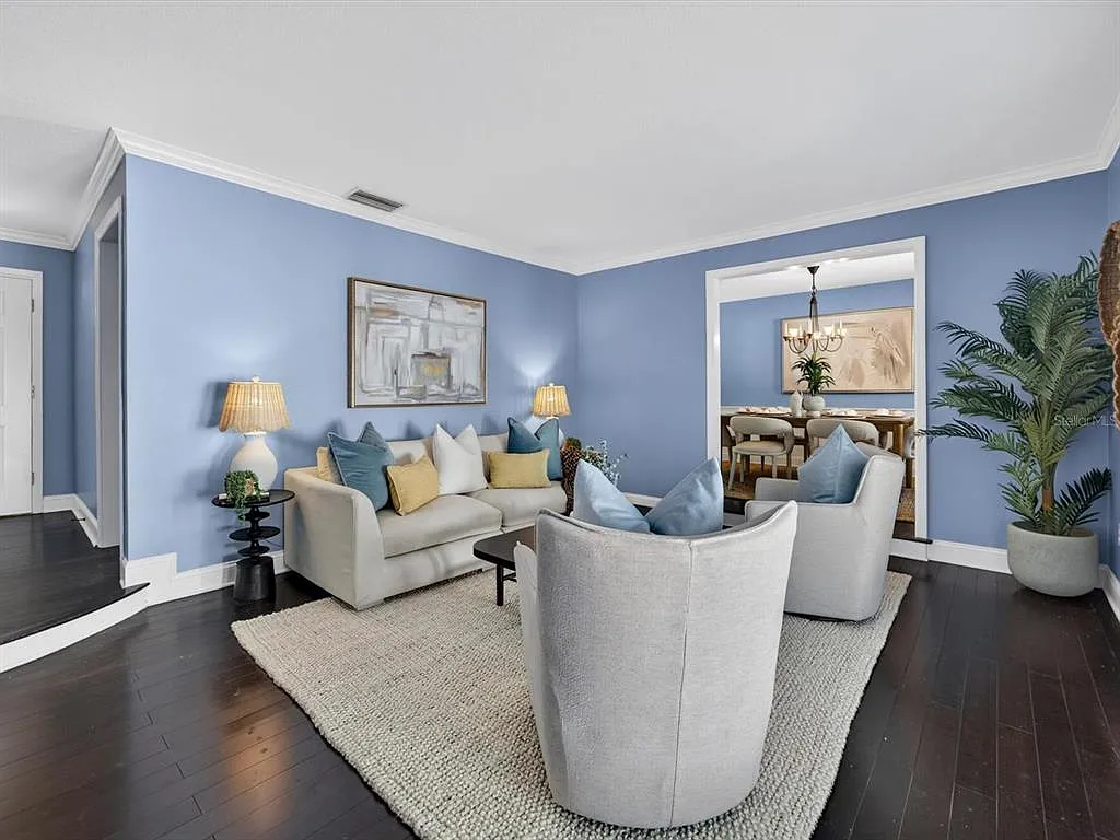 4 bed, 2.0 bath, 1660 sqft, $3,950 — Photo 4