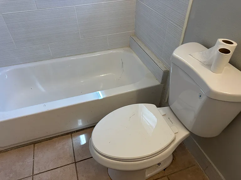 1401 Flanders St #6 — Photo 10