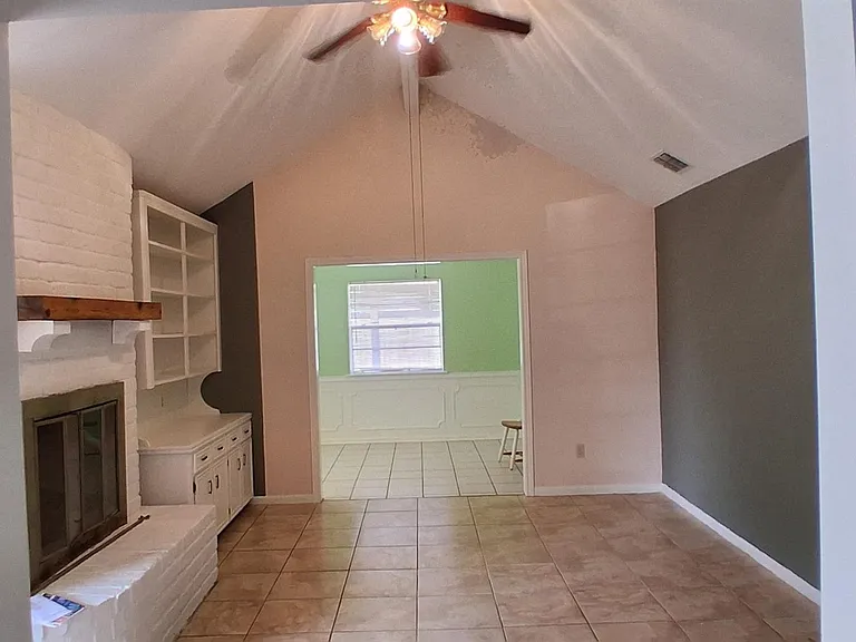 4315 Baneway Dr — Photo 3