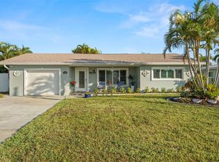 10121 4th St E, Treasure Island, FL 33706