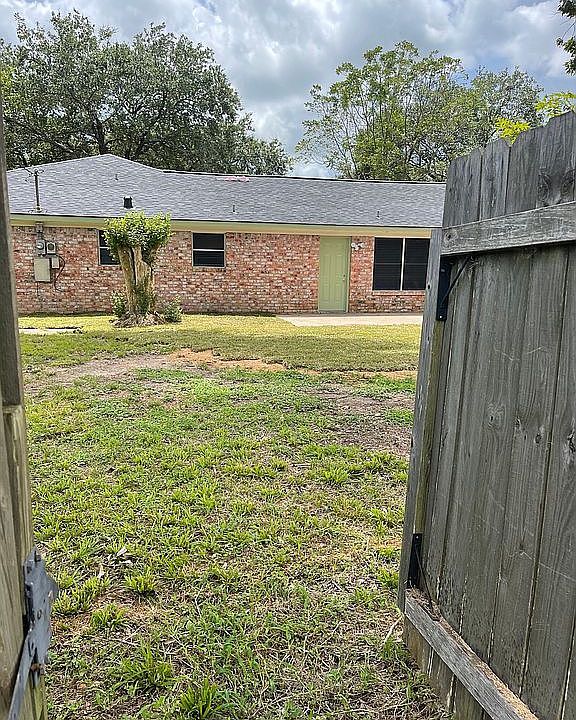 1st image of 1109 Bayou Dr
