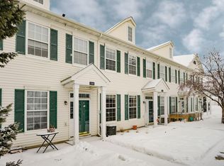 1046 Providence Dr, Shakopee, MN 55379