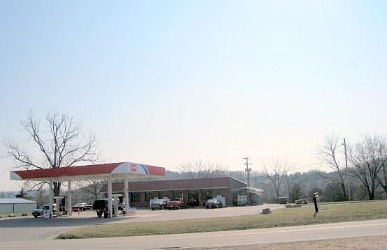 2nd image of 8044 W State Highway 76