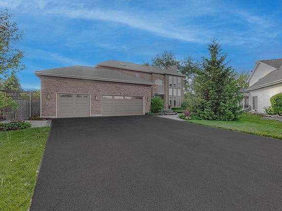 2nd image of 526 Spruce Ln