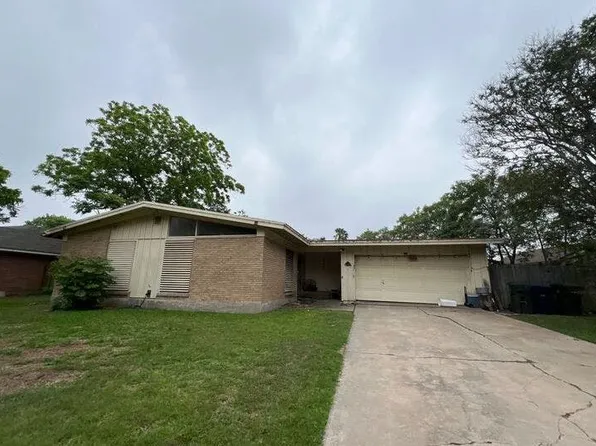 3225 Orlando Dr, Corpus Christi, TX 78411