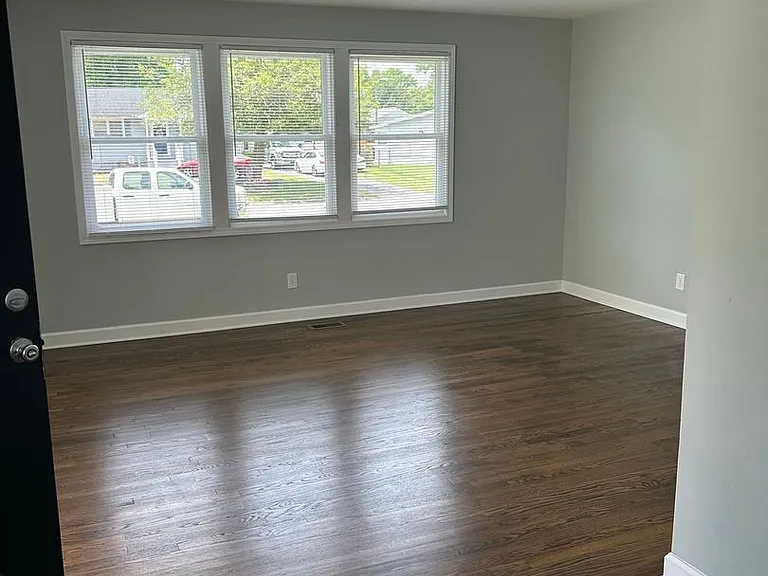 702 Sioux Dr — Photo 3