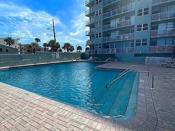 4th image of 800 N Atlantic Ave #324