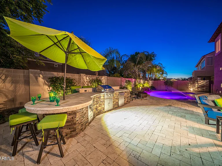 2681 E Hampton Ln — Photo 60