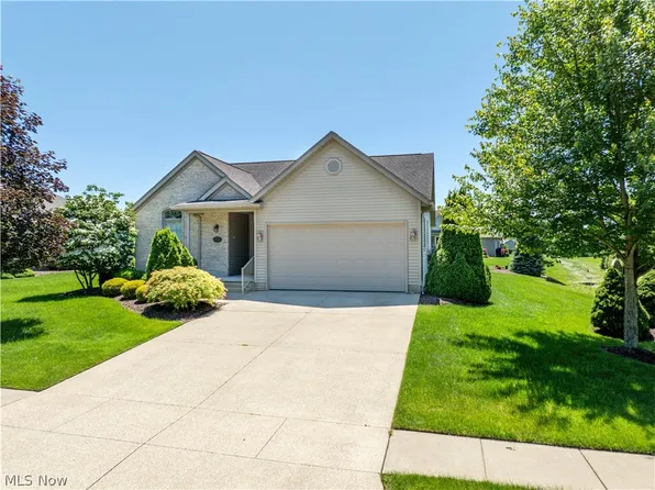 704 Parkview Dr, Dover, OH 44622