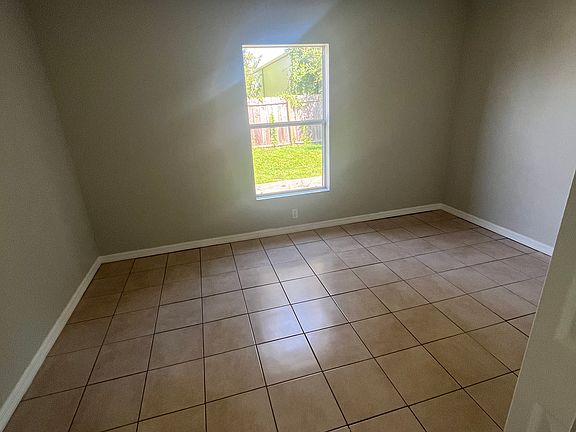 4th image of 2244 Palmwood Dr #B