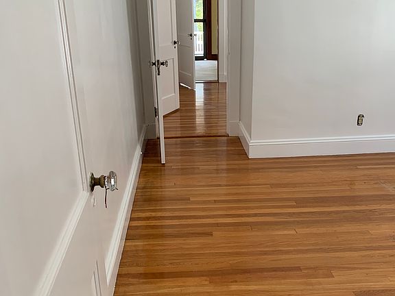5th image of 50 Maplewood Ave Unit 3