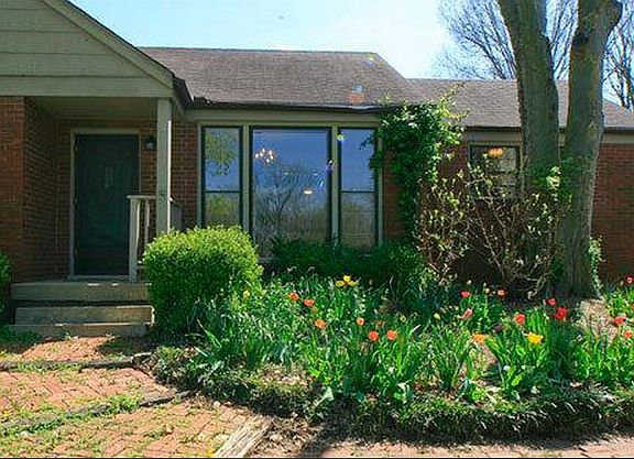 2nd image of 4022 Lealand Ln