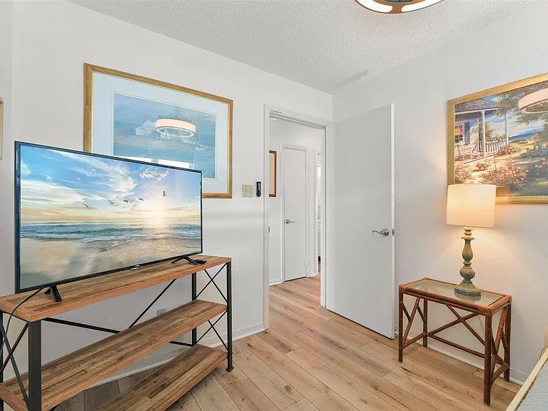 22101 Guadalupe Dr — Photo 16