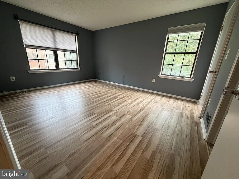 8 Joyner Ct — Photo 12